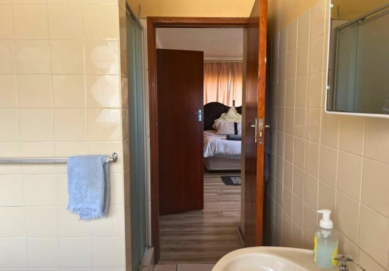 3 Bedroom Property for Sale in Heiderand Western Cape